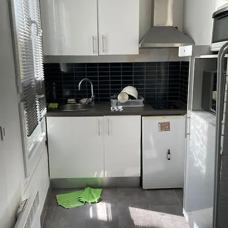 Daire 8th, Bright, Very Good Location Paris