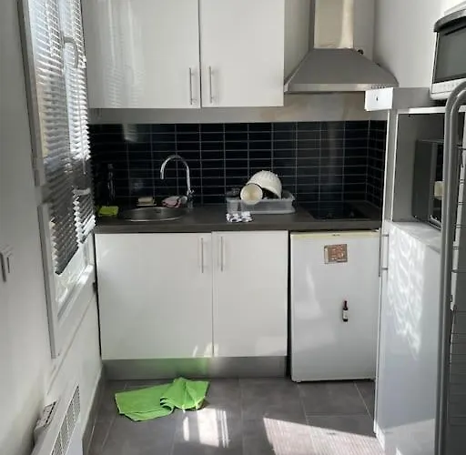 Appartamento 8th, Bright, Very Good Location Parigi